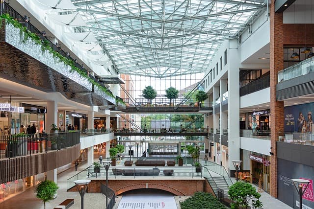 Ultimate Guide to Luxury Fashion Brands